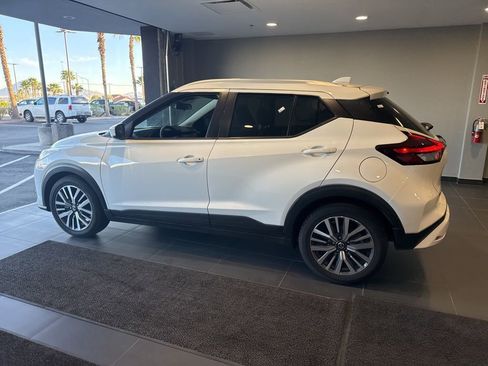 Used 2021 Nissan Kicks SV image 15