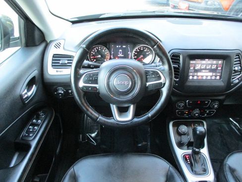 Used 2020 Jeep Compass Latitude w/ Cold Weather Group AWD/4WD image 15