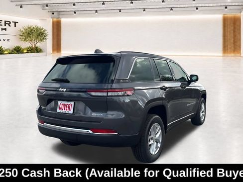 New 2025 Jeep Grand Cherokee Laredo X w/ Luxury Tech Group I RWD image 13