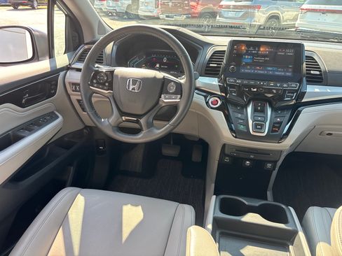 Used 2024 Honda Odyssey Touring image 31