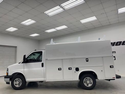 New 2026 Chevrolet Express 3500 w/ Power Convenience Package RWD image 7