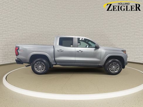 Used 2023 Chevrolet Colorado LT w/ LT Convenience Package II AWD/4WD image 4
