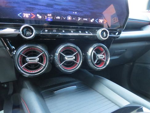 Used 2024 Chevrolet Blazer EV RS image 19