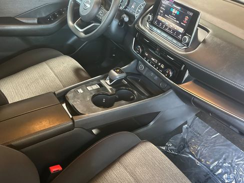 Used 2023 Nissan Rogue SV FWD image 35