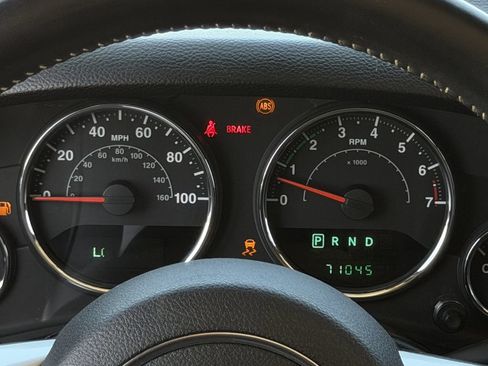 Used 2013 Jeep Wrangler Unlimited Sport AWD/4WD image 16