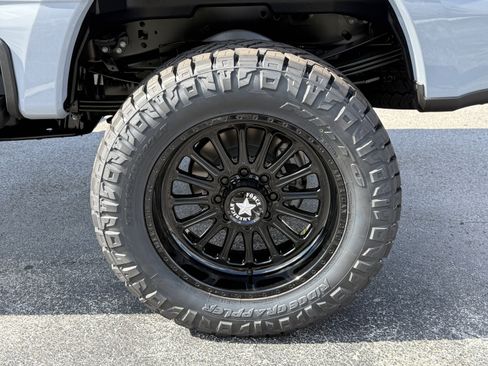 New 2026 Ford F250 Lariat w/ Black Appearance Package image 33