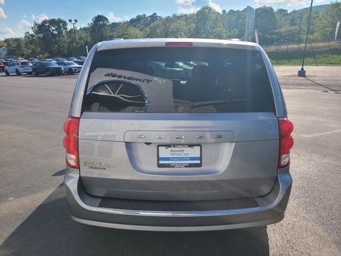 Used 2019 Dodge Grand Caravan SXT FWD image 4