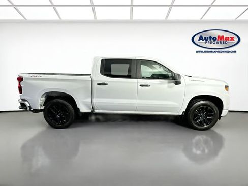 Used 2023 Chevrolet Silverado 1500 Custom image 9