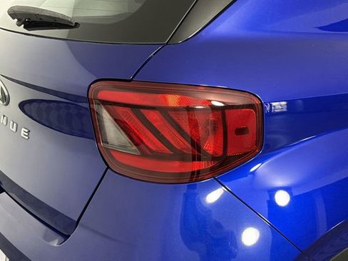 Used 2022 Hyundai Venue SEL w/ Cargo Package image 26