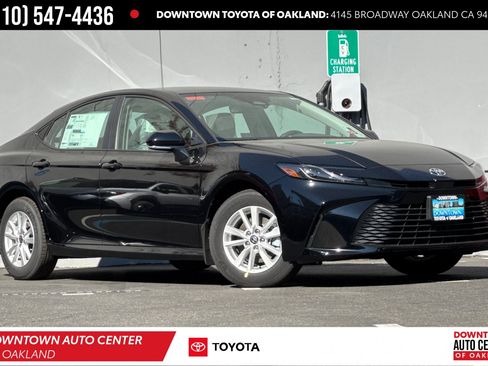 New 2025 Toyota Camry LE image 1