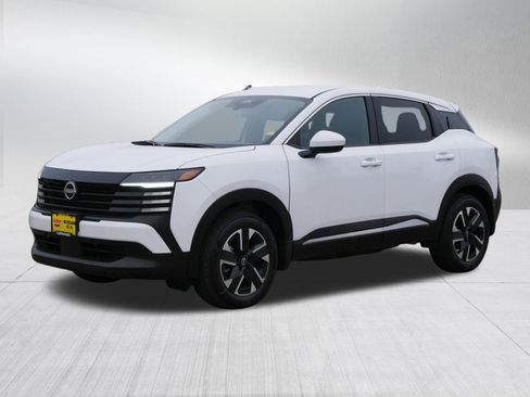 Certified 2025 Nissan Kicks SV w/ Illumination Package image 3