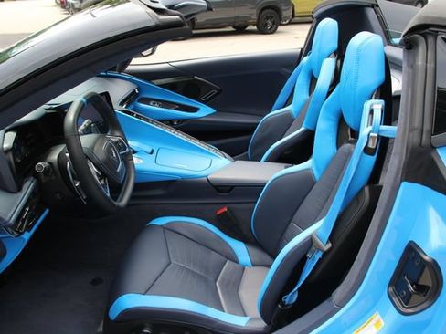 Used 2023 Chevrolet Corvette Stingray Premium Conv w/ Z51 Performance Package RWD image 23