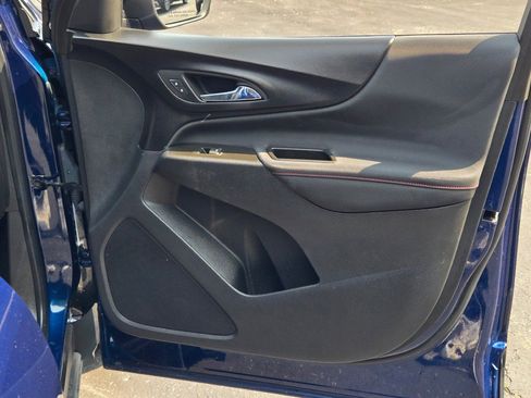 Used 2022 Chevrolet Equinox RS w/ Infotainment Package image 5