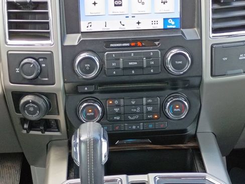 Used 2017 Ford F150 Lariat RWD image 25