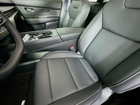 Certified 2025 Nissan Murano SV image 12