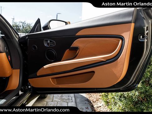 Used 2023 Aston Martin DBS Coupe image 71