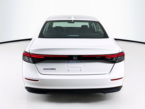 Certified 2025 Honda Accord LX image 28