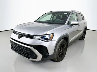 Used 2025 Volkswagen Taos SE FWD video 1