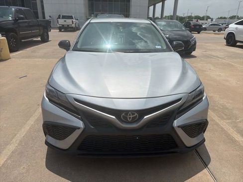 Used 2024 Toyota Camry SE FWD image 2