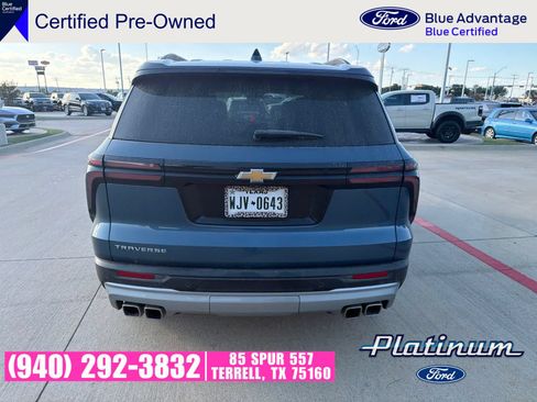 Used 2025 Chevrolet Traverse LT w/ Driver Confidence Package FWD image 10