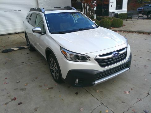 Used 2022 Subaru Outback Touring XT image 2