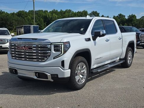 Used 2026 GMC Sierra 1500 Denali w/ Technology Package AWD/4WD image 1