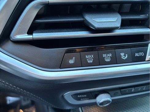 Used 2020 BMW X6 M50i image 38