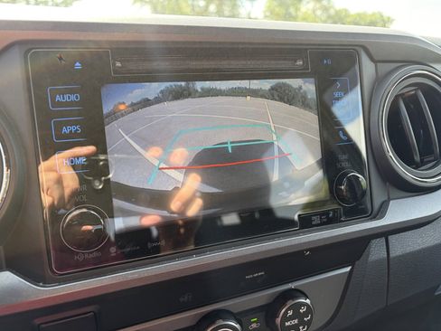 Used 2019 Toyota Tacoma TRD Sport AWD/4WD image 18