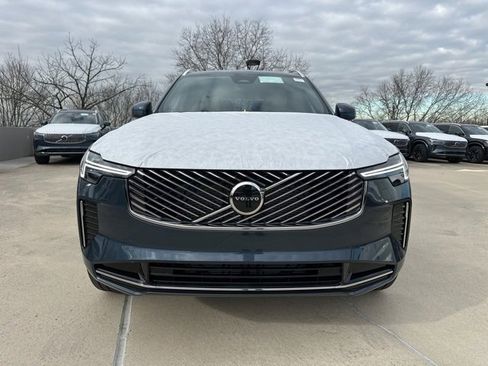 New 2026 Volvo XC90 B6 Core image 2