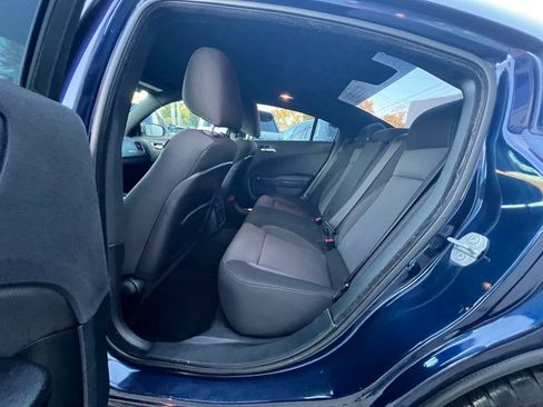 Used 2016 Dodge Charger SE w/ Blacktop Package RWD image 11