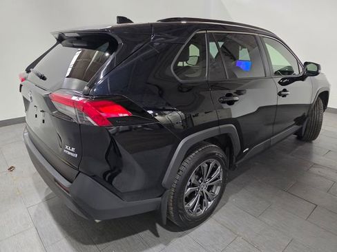 Used 2023 Toyota RAV4 XLE Premium AWD/4WD image 5