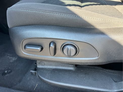 Used 2019 Chevrolet Blazer LT image 9