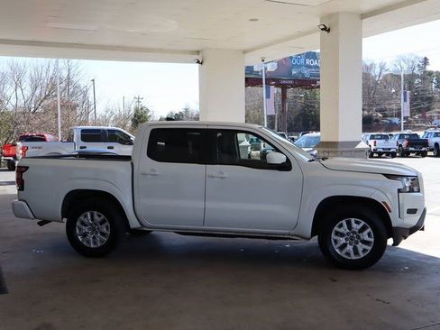 Used 2022 Nissan Frontier SV image 7