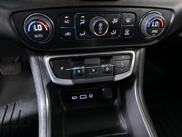 Used 2024 GMC Terrain SLT w/ Infotainment Package II AWD/4WD image 16