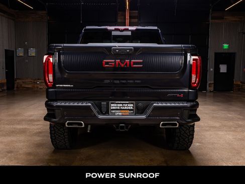 Used 2022 GMC Sierra 1500 AT4 w/ AT4 Premium Package AWD/4WD image 8
