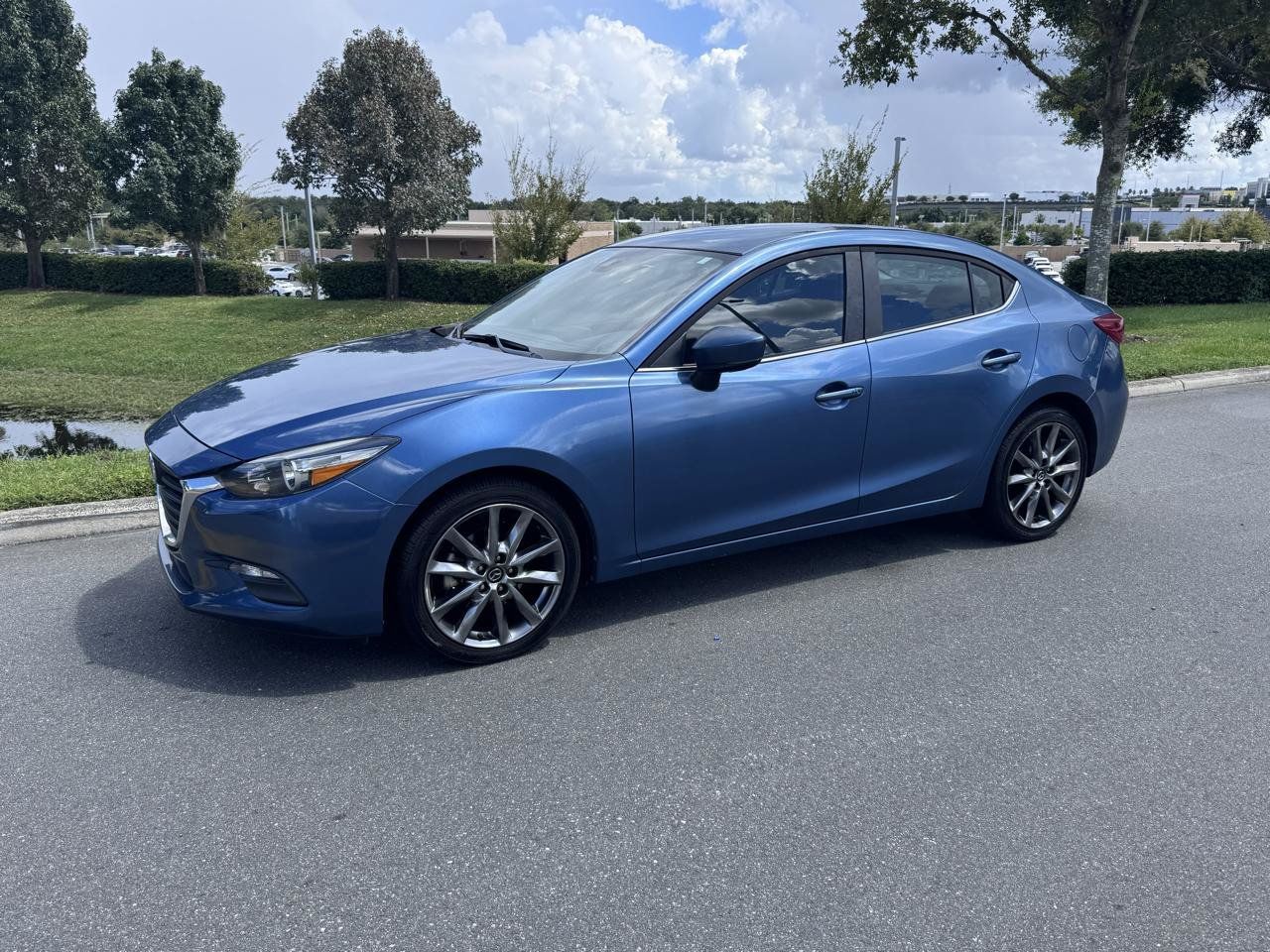 Used 2018 MAZDA MAZDA3 Touring FWD image 5