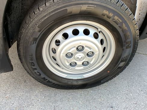 Used 2025 RAM ProMaster 2500 FWD image 9