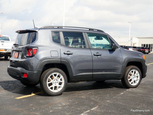 Used 2023 Jeep Renegade Latitude w/ Premium Group image 11