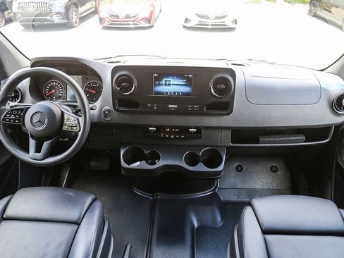 Used 2024 Mercedes-Benz Sprinter 2500 image 11