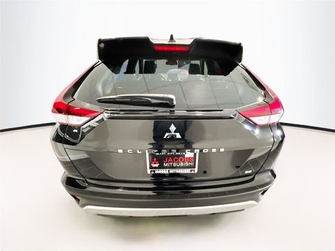 Used 2022 Mitsubishi Eclipse Cross SE image 4