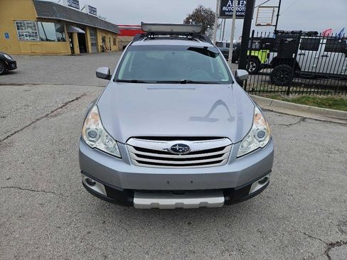 Used 2011 Subaru Outback 3.6R Limited w/ PWR Moonroof Pkg image 8