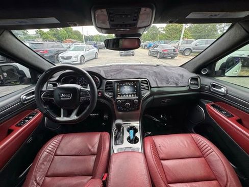 Used 2017 Jeep Grand Cherokee SRT AWD/4WD image 18