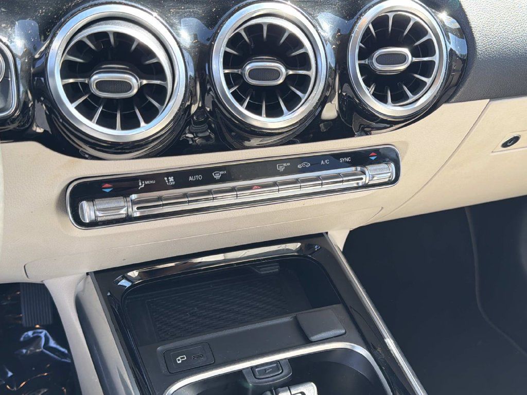 Used 2021 Mercedes-Benz GLA 250 w/ Premium Package image 22