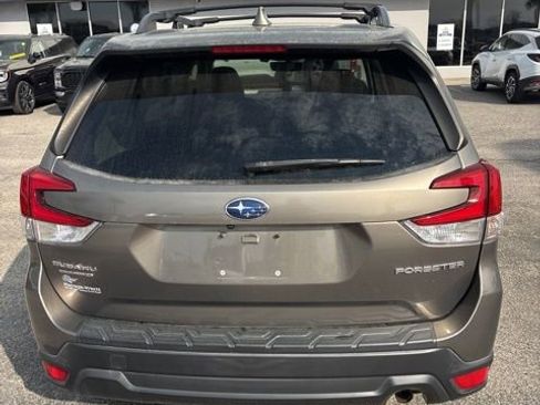 Used 2019 Subaru Forester Premium image 7