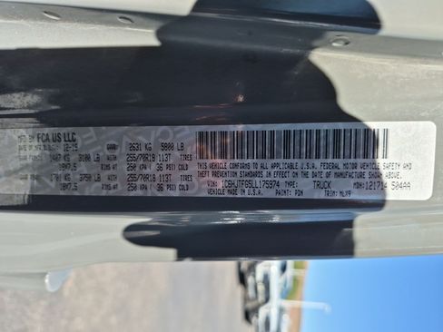 Used 2020 Jeep Gladiator Overland AWD/4WD image 34