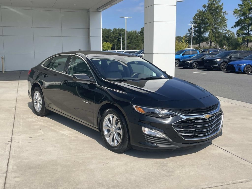 Used 2025 Chevrolet Malibu LT FWD image 7