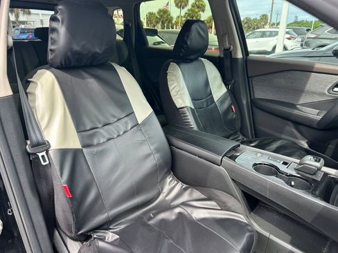 Certified 2023 Nissan Rogue SV FWD image 40