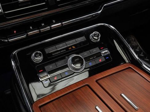 Used 2021 Lincoln Navigator Reserve w/ Luxury Package image 31