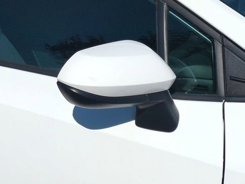 Used 2020 Toyota Corolla LE image 12