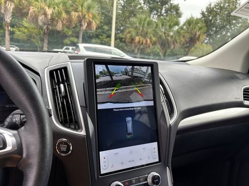 Used 2023 Ford Edge SEL image 17